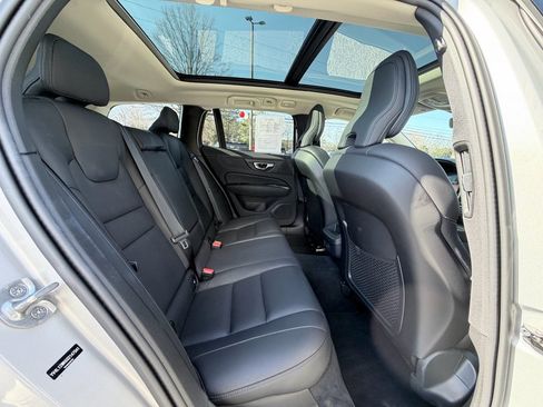 Used 2025 Volvo V60 B5 Cross Country Plus image 25