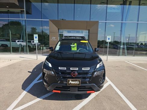 Used 2025 Nissan Rogue SV w/ Rock Creek Premium Package AWD/4WD image 8