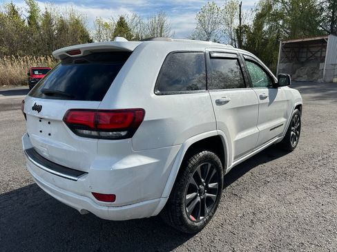 Used 2019 Jeep Grand Cherokee Altitude AWD/4WD image 14