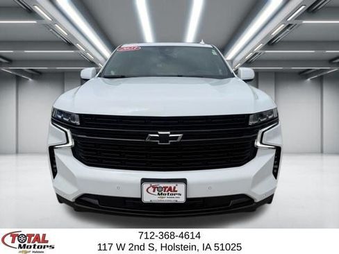 Used 2023 Chevrolet Suburban RST AWD/4WD image 3