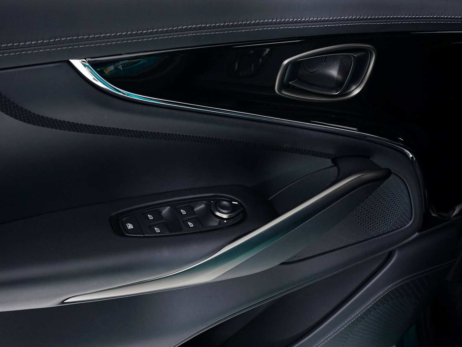 New 2026 Aston Martin DBX 707 AWD/4WD image 34