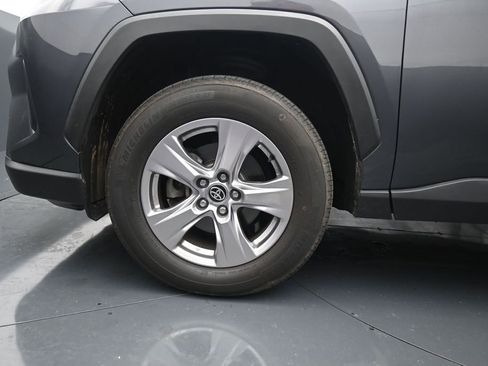 Used 2022 Toyota RAV4 XLE AWD/4WD image 12