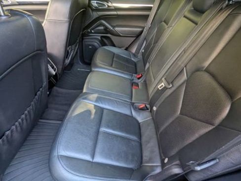 Used 2014 Porsche Cayenne Platinum Edition image 20