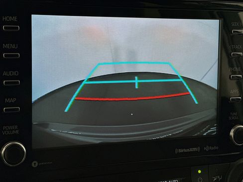 Used 2022 Toyota Highlander LE image 22