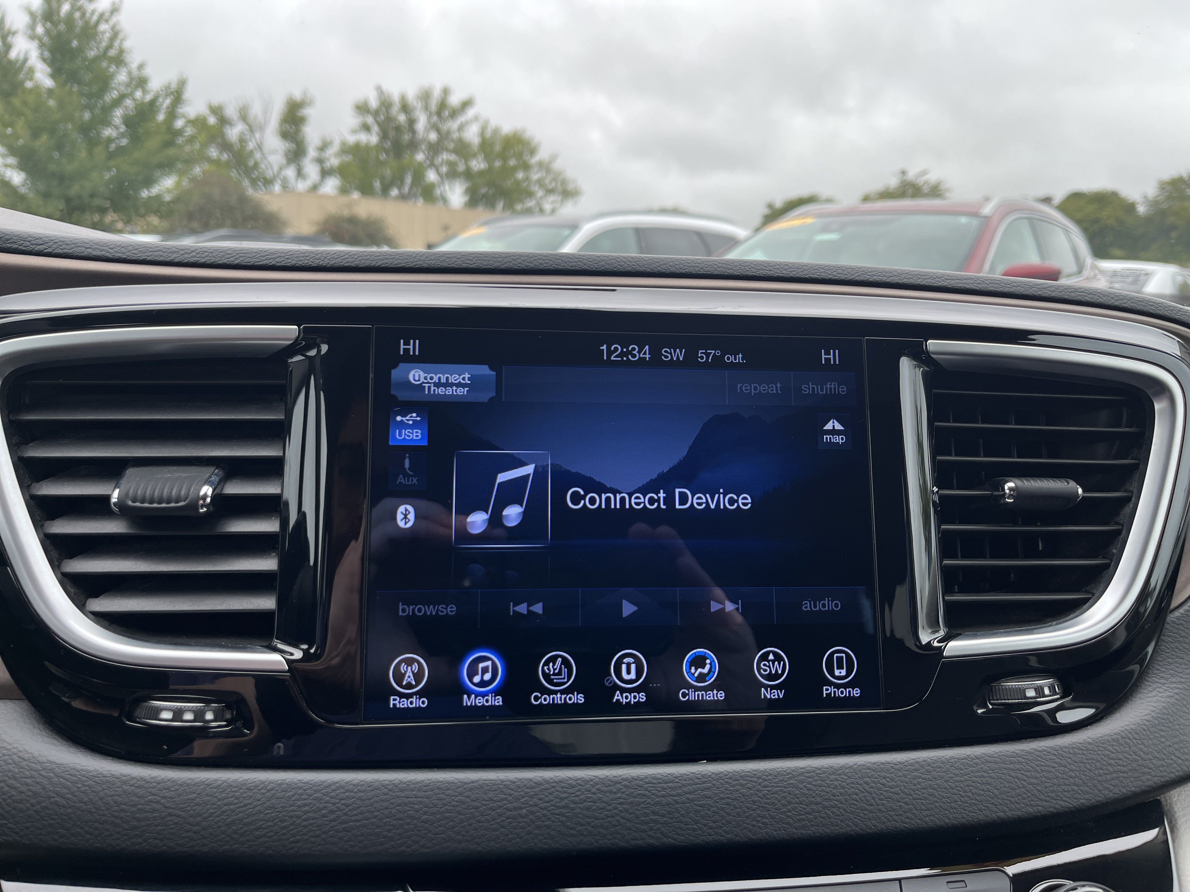 Used 2017 Chrysler Pacifica Touring-L Plus w/ Tire & Wheel Group FWD image 32