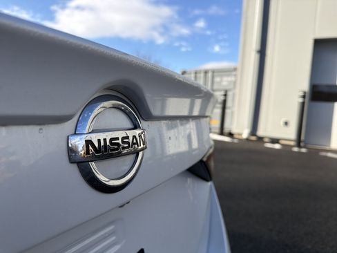 Used 2021 Nissan Sentra SR w/ SR Premium Package image 32