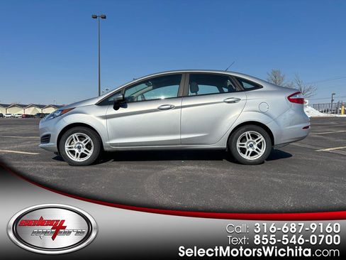 Used 2019 Ford Fiesta SE image 1