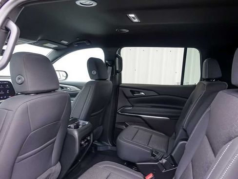 New 2026 Chevrolet Traverse LT w/ Midnight/Sport Edition AWD/4WD image 16