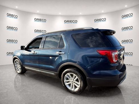 Used 2017 Ford Explorer XLT w/ Equipment Group 201A FWD image 5
