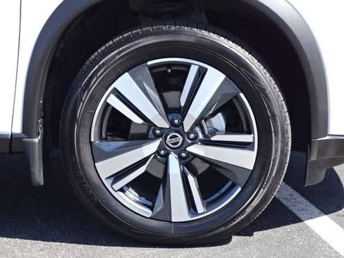 Used 2021 Nissan Rogue SL image 9