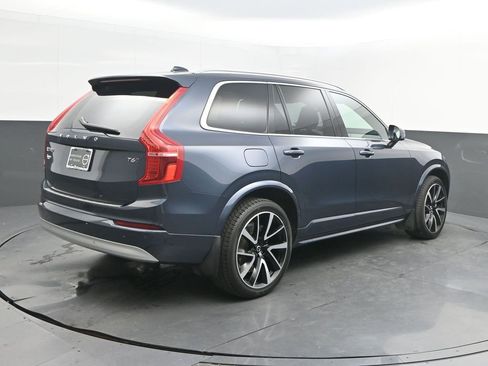 Certified 2022 Volvo XC90 T6 Momentum image 7