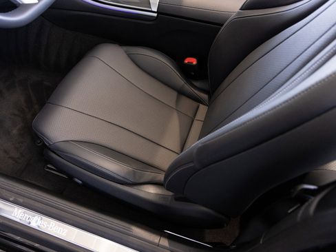 Used 2025 Mercedes-Benz CLE 300 4MATIC Cabriolet image 19