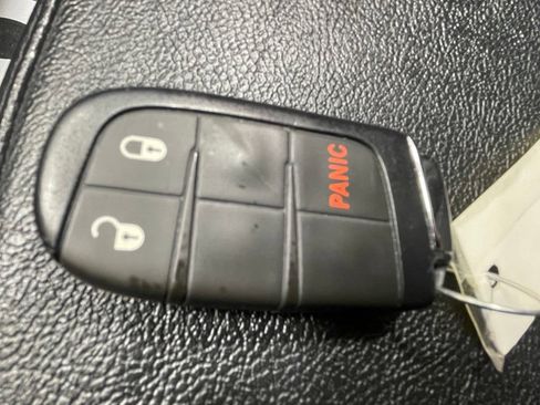 Used 2025 Jeep Compass Trailhawk AWD/4WD image 30