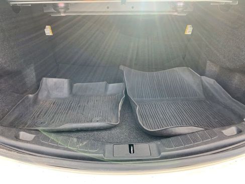 Used 2018 Ford Fusion SE w/ Fusion SE Technology Package image 29