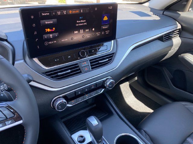 New 2026 Nissan Altima 2.5 SR AWD/4WD image 17