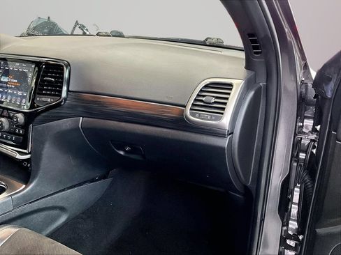 Used 2020 Jeep Grand Cherokee Altitude AWD/4WD image 17