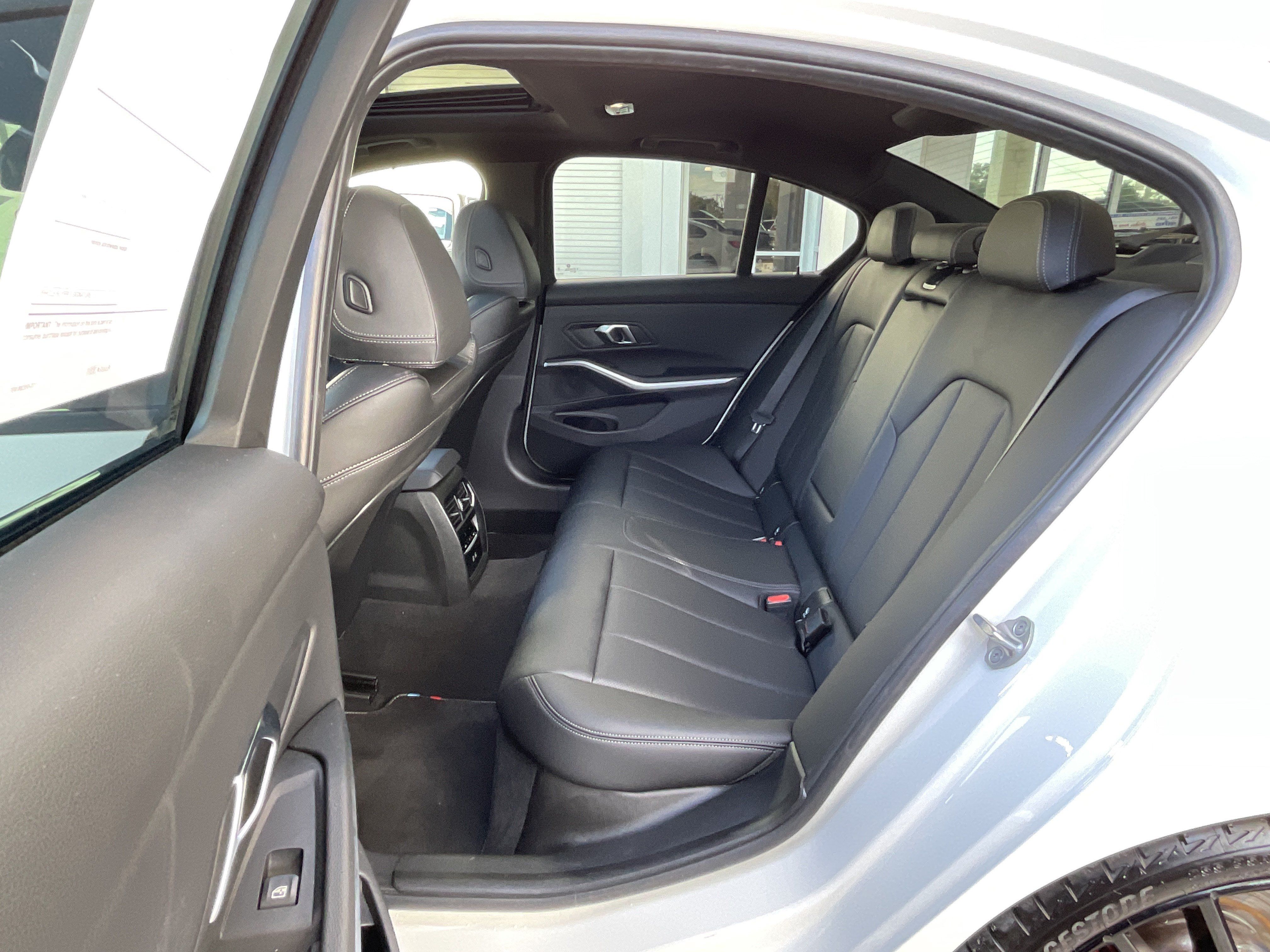 Certified 2024 BMW 330i Sedan w/ M Sport Package RWD image 27