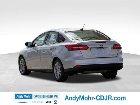 Used 2018 Ford Focus SE FWD image 5