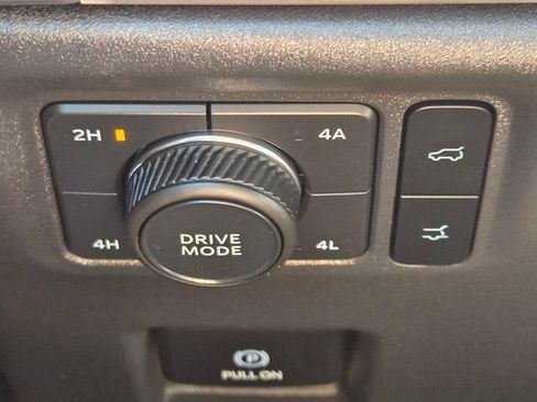 Used 2025 Ford Expedition Max Platinum AWD/4WD image 25