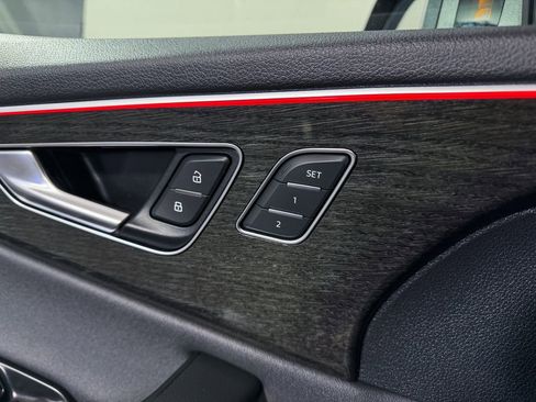 Used 2019 Audi Q8 Premium Plus w/ Premium Plus image 24