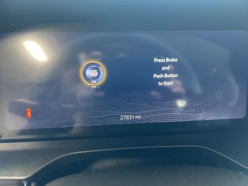 Used 2023 Jeep Grand Cherokee Limited image 3