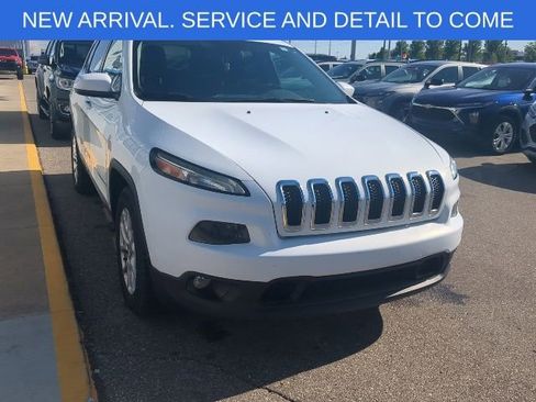 Used 2015 Jeep Cherokee Latitude AWD/4WD image 7