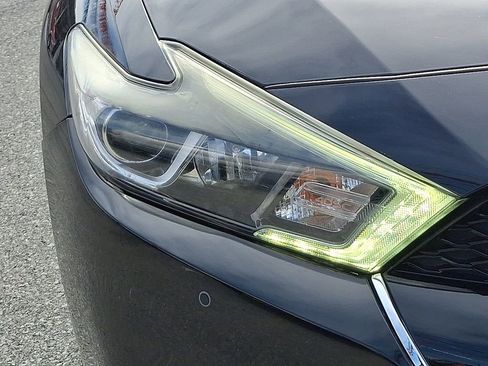 Used 2016 Nissan Maxima Platinum FWD image 11
