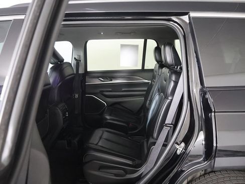 Used 2021 Jeep Grand Cherokee L Limited AWD/4WD image 31
