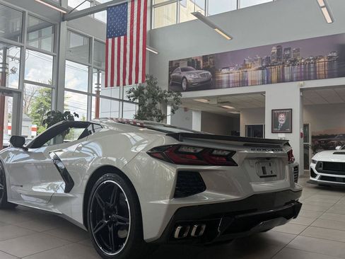 Used 2023 Chevrolet Corvette Stingray Coupe RWD image 2