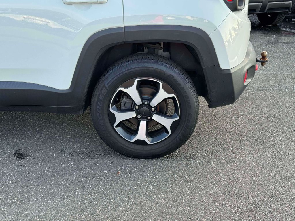 Used 2022 Jeep Renegade Trailhawk w/ Trailer Tow Group AWD/4WD image 11