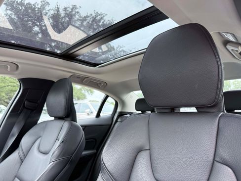 Certified 2025 Volvo S60 B5 Plus FWD image 11