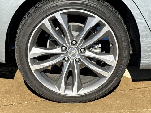 Used 2024 Chevrolet Malibu LT FWD image 9