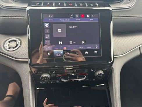 Used 2023 Jeep Grand Cherokee Altitude image 22