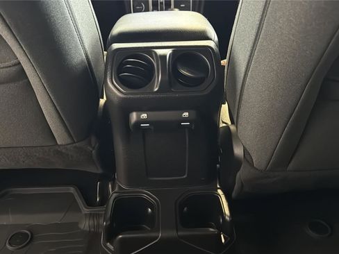 Used 2024 Jeep Wrangler Unlimited Sport AWD/4WD image 23