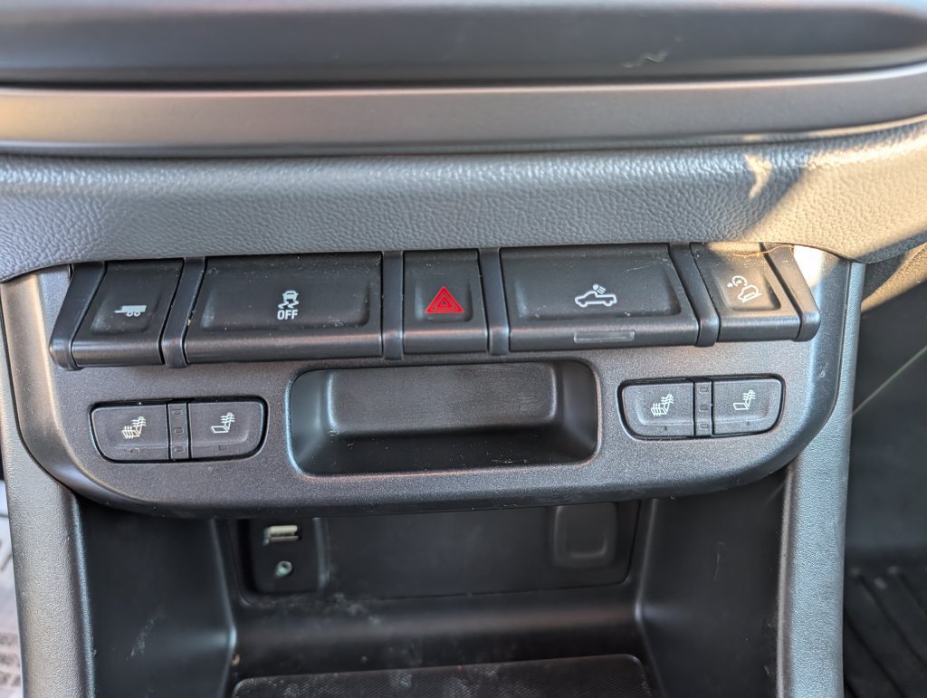 Used 2018 Chevrolet Colorado Z71 AWD/4WD image 7