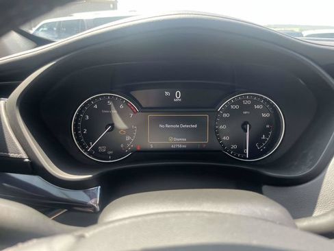 Used 2023 Cadillac XT4 Luxury w/ Cold Weather Package FWD image 28