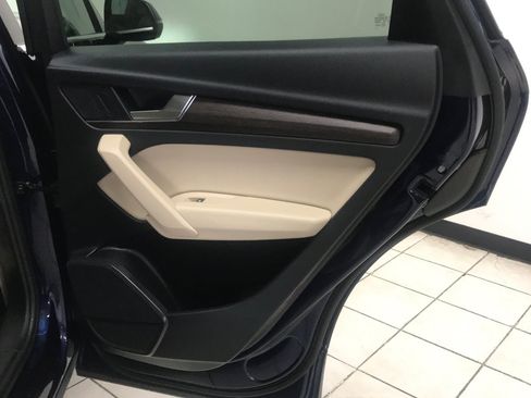 Used 2023 Audi Q5 2.0T Premium w/ Convenience Package AWD/4WD image 13