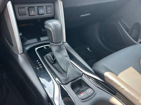 Certified 2024 Toyota Corolla Cross XLE FWD image 21