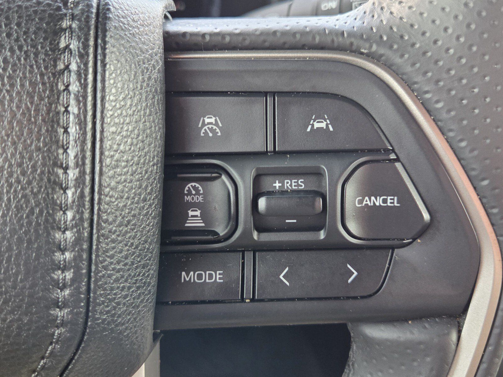 Certified 2025 Toyota 4Runner Limited AWD/4WD image 27