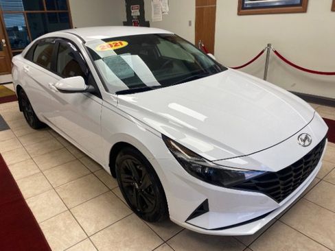 Used 2021 Hyundai Elantra Blue FWD image 5