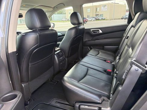 Used 2020 Nissan Pathfinder SL AWD/4WD image 13