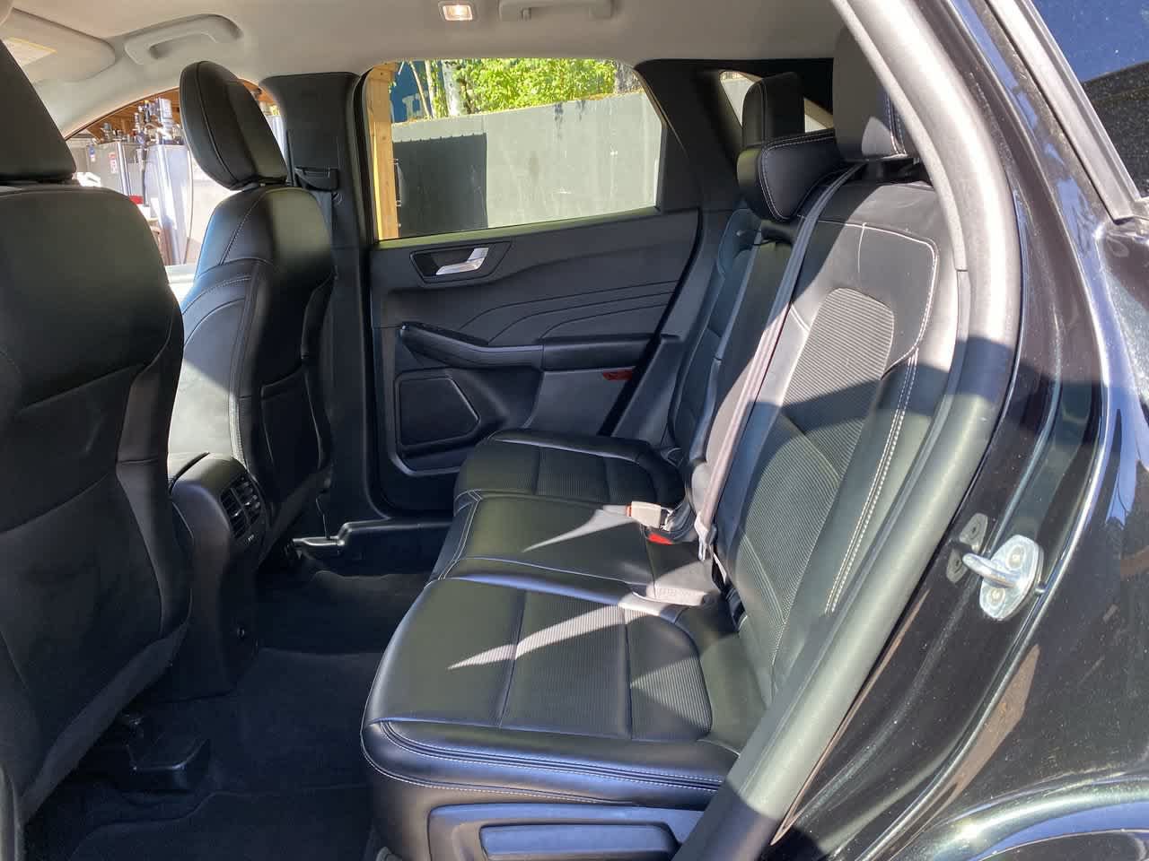 Used 2025 Ford Escape Platinum AWD/4WD image 16