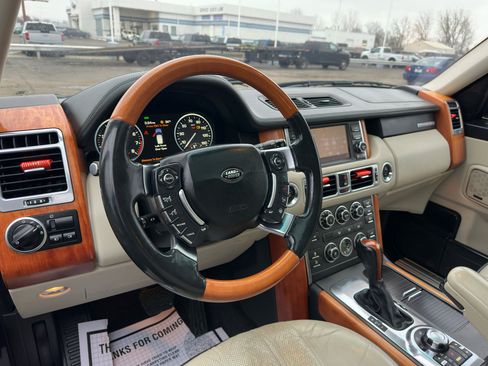 Used 2011 Land Rover Range Rover HSE LUX image 32