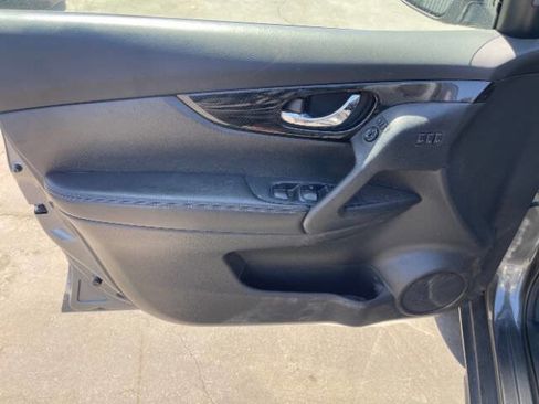 Used 2019 Nissan Rogue SL AWD/4WD image 10