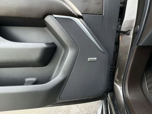 Used 2021 GMC Yukon Denali w/ LPO, Illumination Package AWD/4WD image 24
