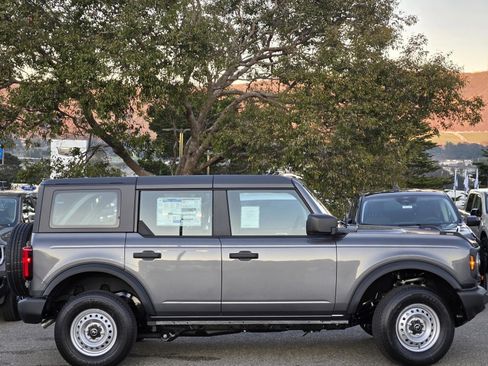 New 2025 Ford Bronco 4-Door image 4