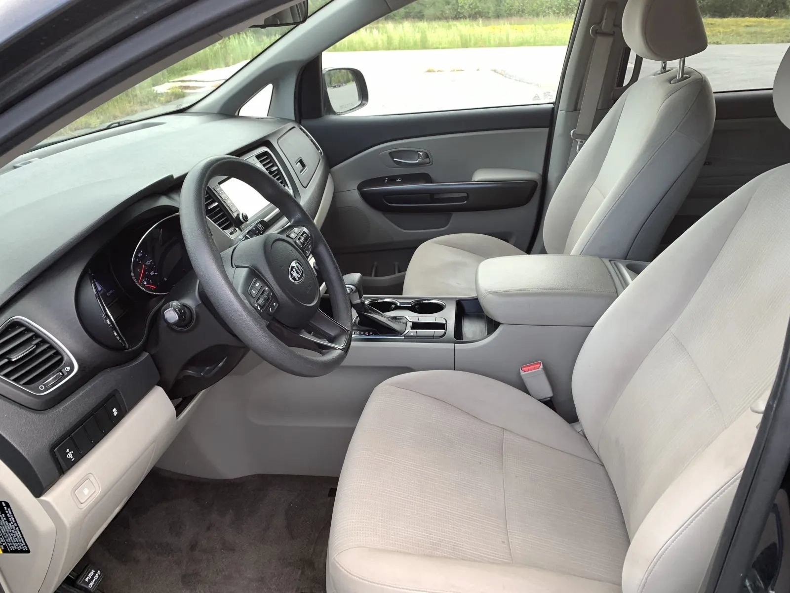 Used 2021 Kia Sedona LX FWD image 25