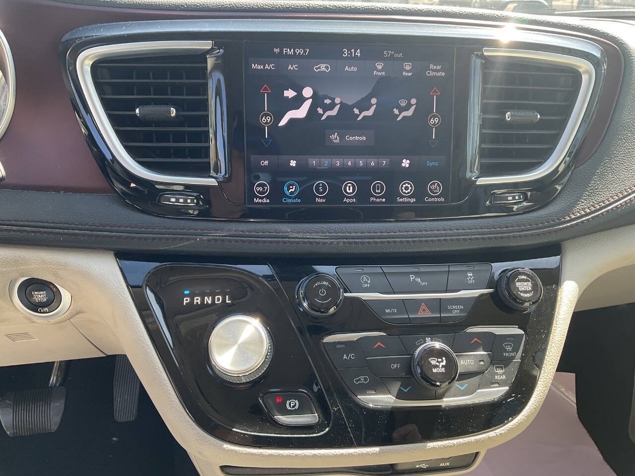 Used 2020 Chrysler Pacifica Limited FWD image 21
