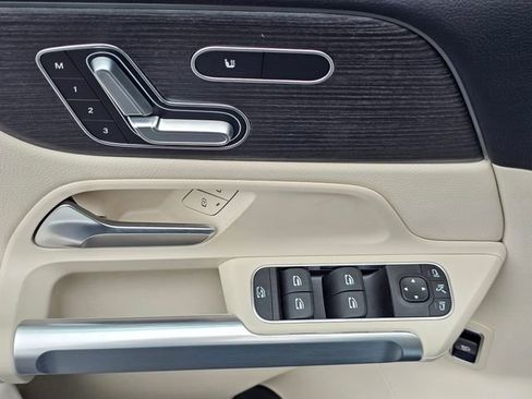 New 2026 Mercedes-Benz GLB 250 4MATIC image 22