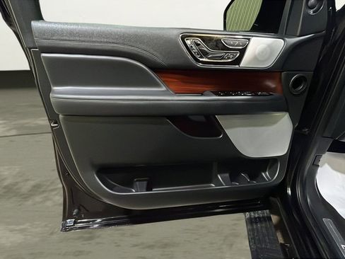 Used 2024 Lincoln Navigator Reserve image 17